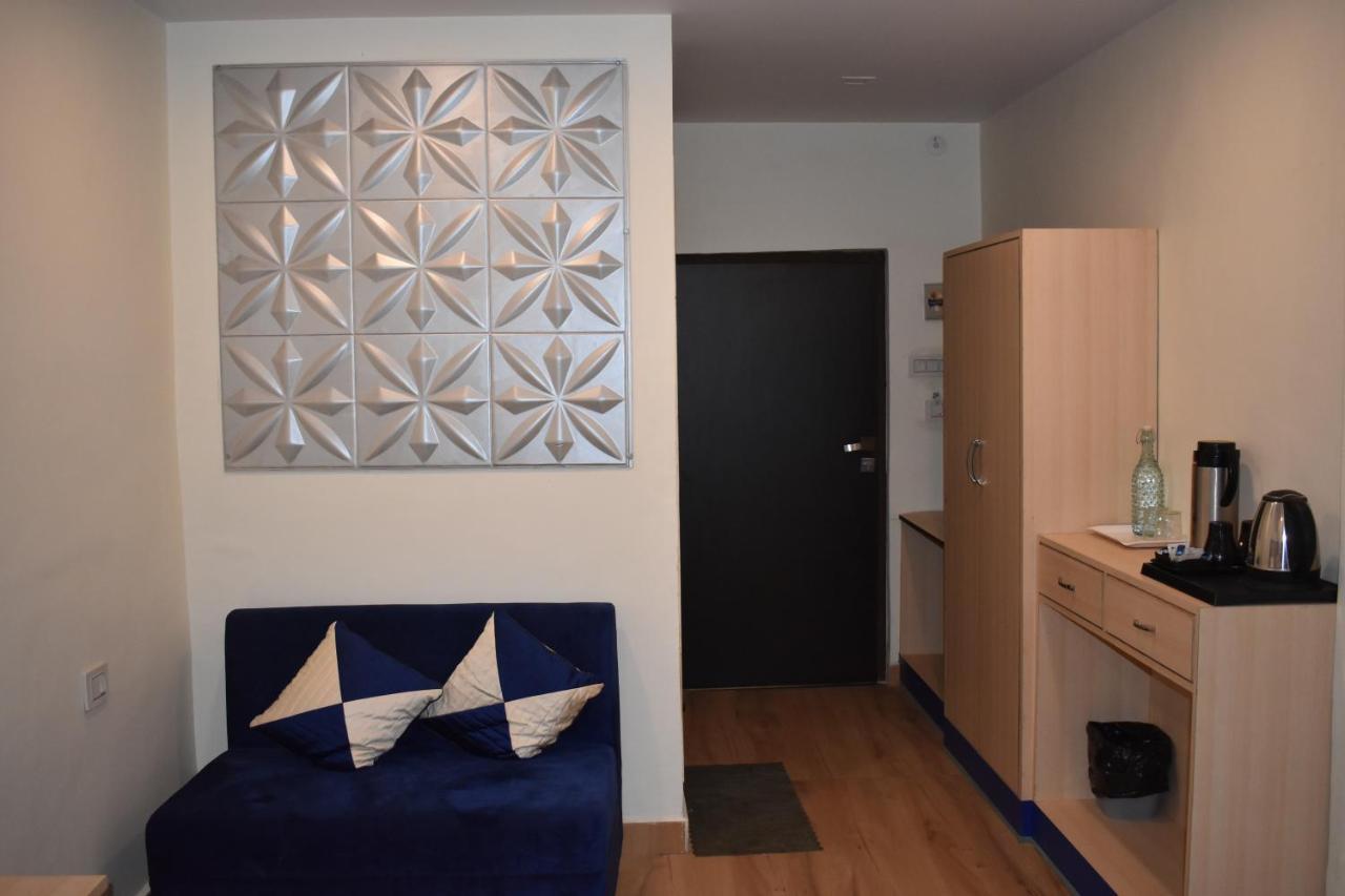 Hotel Shagun Residency Mathura Exterior foto